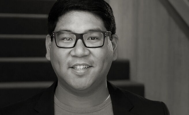 Jeremy Almeida Uy als Abu Hassan