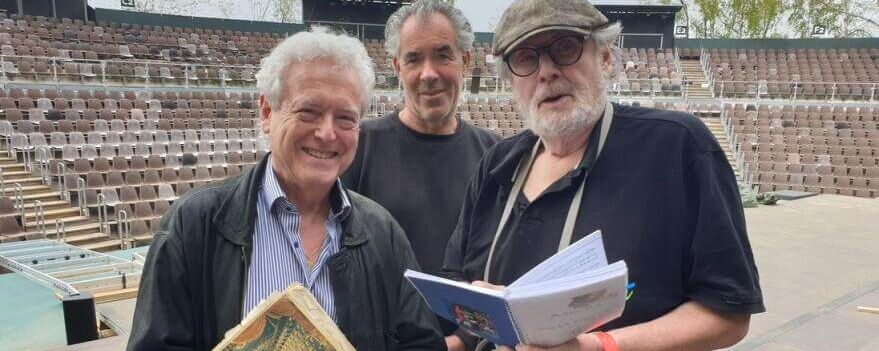Das Opern-Team: Hilary Griffiths ist der Musikalische Leiter (v.l.), Jörg Brombacher entwarf das Bühnenbild und Regie führt Igor Folwill bei den Eutiner Festspielen.