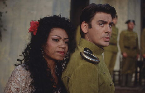 Cynthia Clarey als Carmen mit Zoran Todorovic als Don José, Eutiner Festspiele 1995