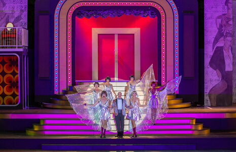 Premiere am Freitag! "Ein Käfig voller Narren" auf der Seebühne Eutin. Foto: EFS