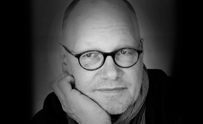 Stefan Heinrichs als Bühnenbild / Kostümbild / Ausstattung