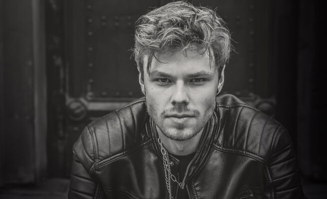 Timothy Jones als Diesel 