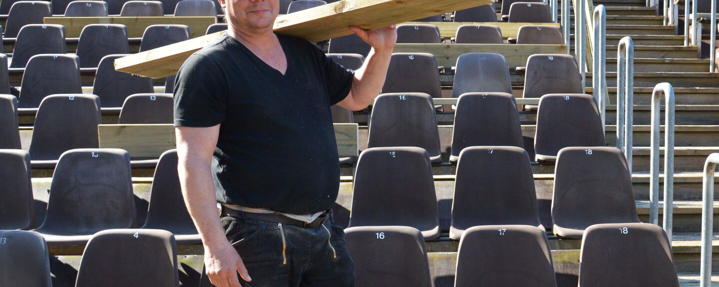 Alle Hände voll zu tun für sichere Plätze auf der Seebühne