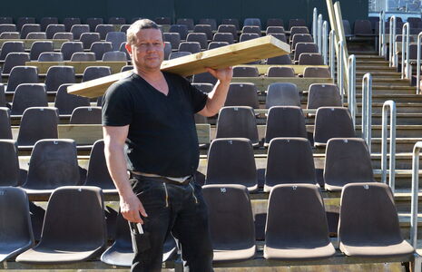 Alle Hände voll zu tun für sichere Plätze auf der Seebühne