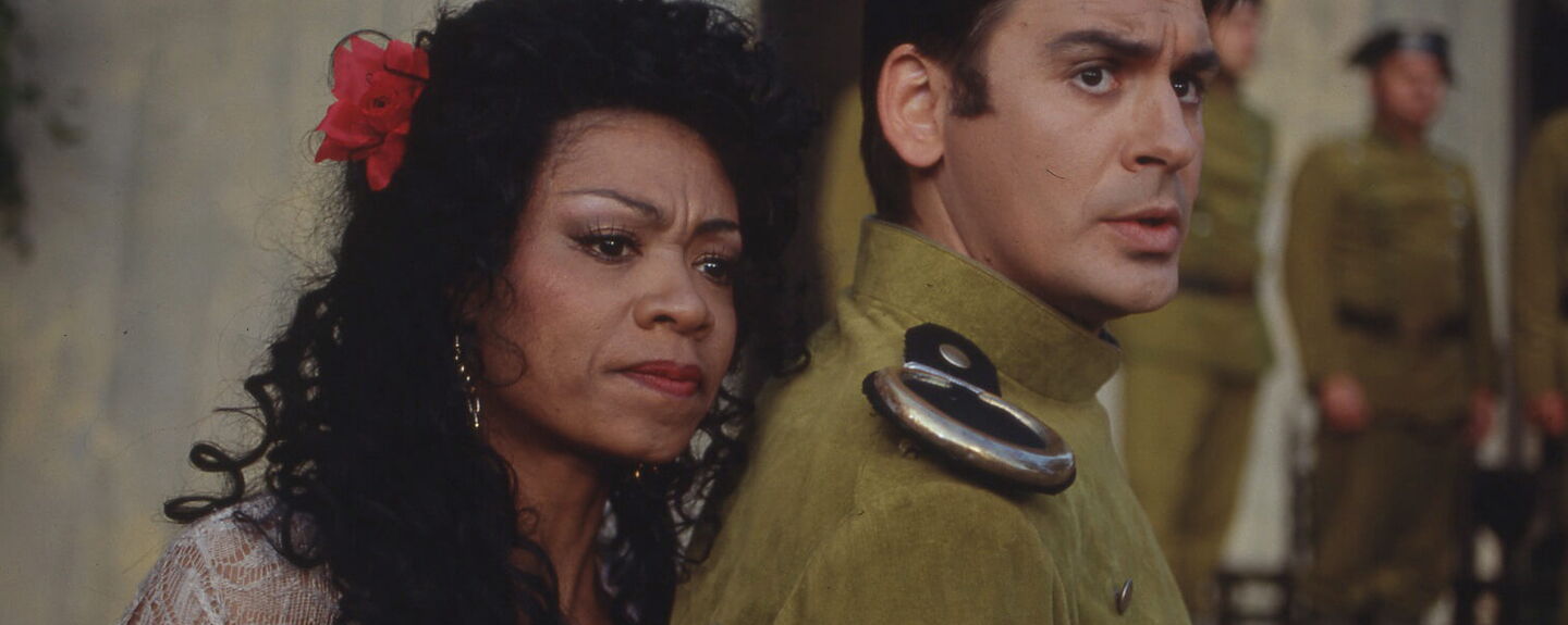 Cynthia Clarey als Carmen mit Zoran Todorovic als Don José, Eutiner Festspiele 1995