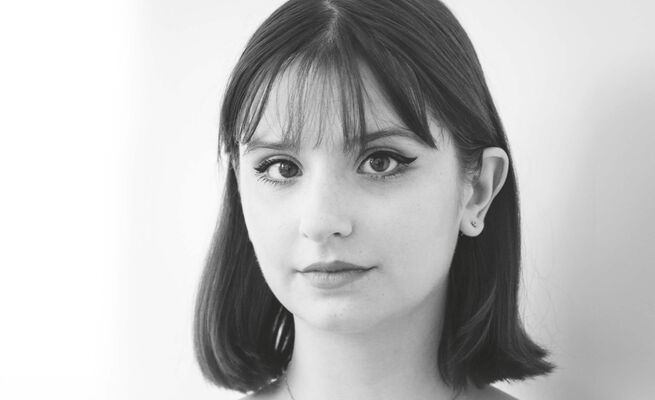 Ana Vidmar als Kate Pinkerton