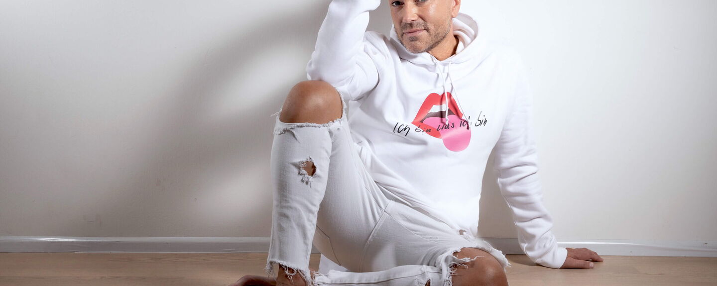 Uwe Kröger übernimmt die Rolle als Albin/Zaza in „Ein Käfig voller Narren“. Foto: © Moni Fellner für STYLE UP YOUR LIFE!